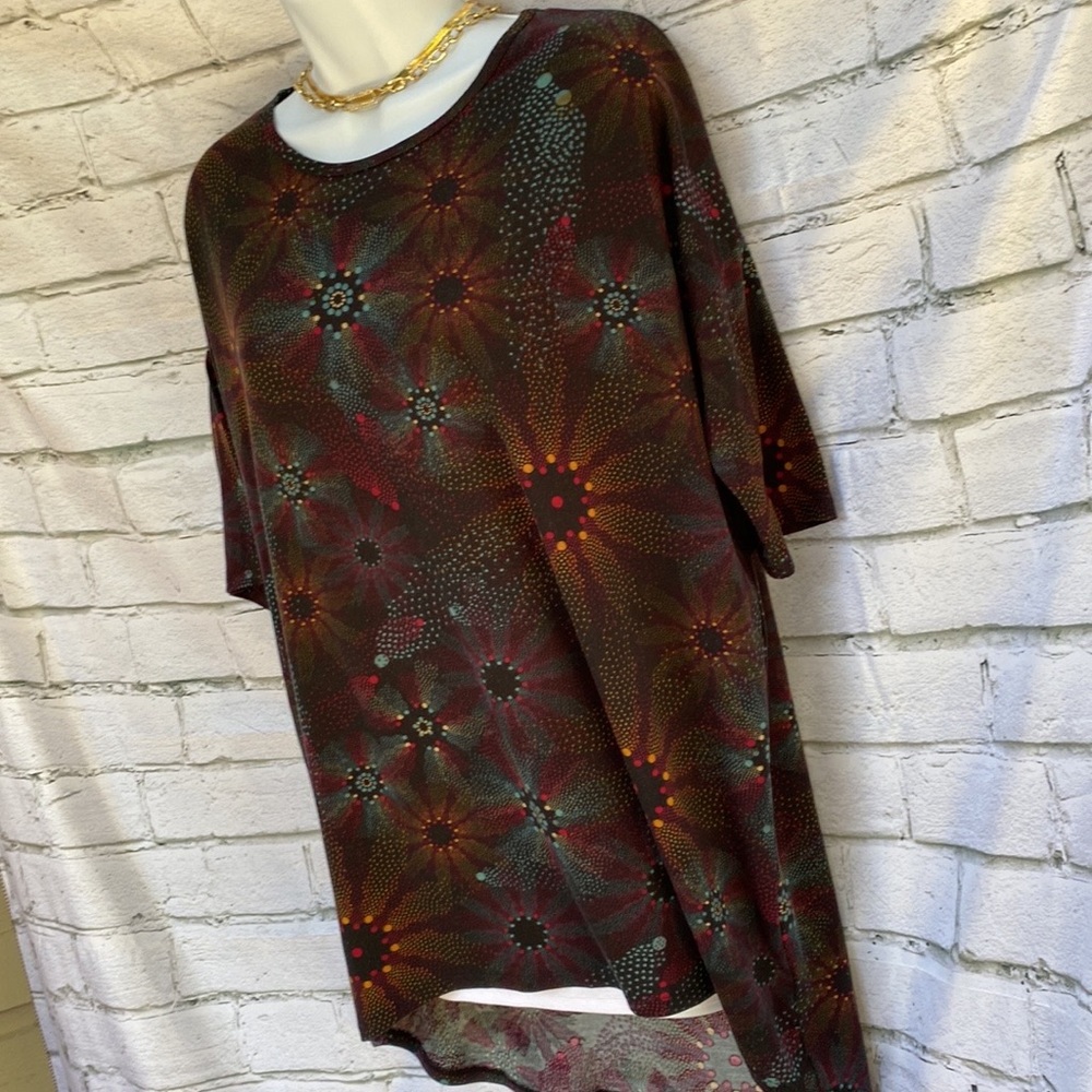 LulaRoe Tunic Top Graphic T-shirt